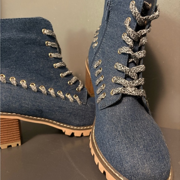 Women’s COMFORT BRAND Stylish Denim Ankle Boots SZ-10 - Picture 2 of 10